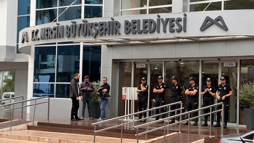 Mersin Büyükşehir Belediye Başkanı Vahap Seçer gözaltında - Resim : 1