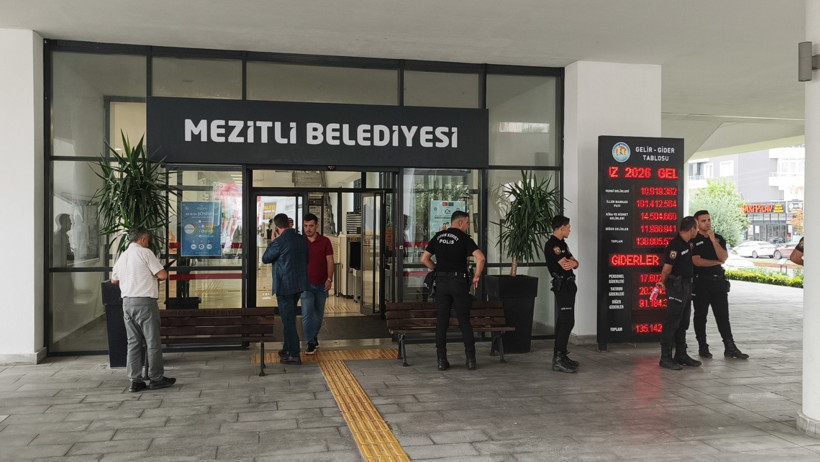 Mersin Büyükşehir Belediye Başkanı Vahap Seçer gözaltında - Resim : 2