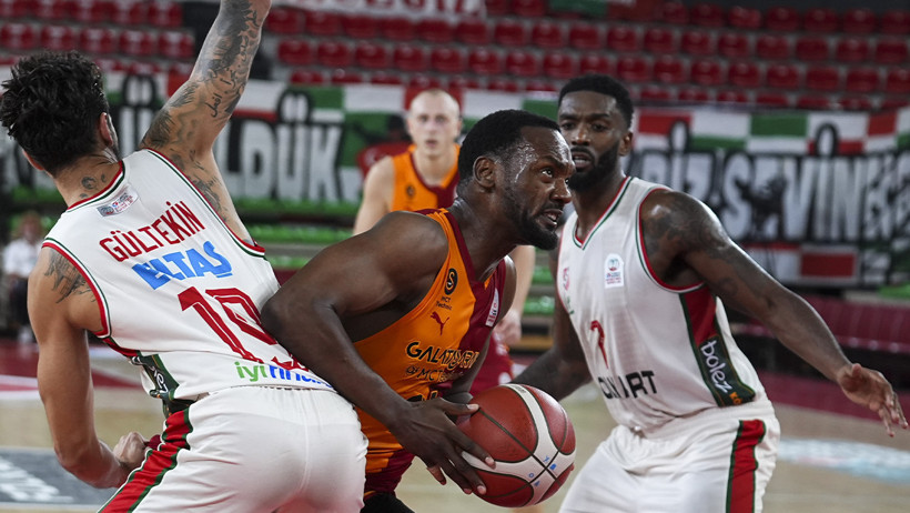 Galatasaray Karşıyaka'ya uzatmalarda kaybetti - Resim : 2