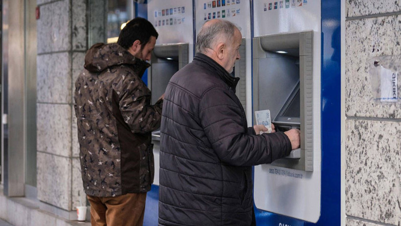 Geçinemeyen yurttaş borca battı: Bankaların faiz geliri 1 trilyon TL'yi aştı - Resim : 3