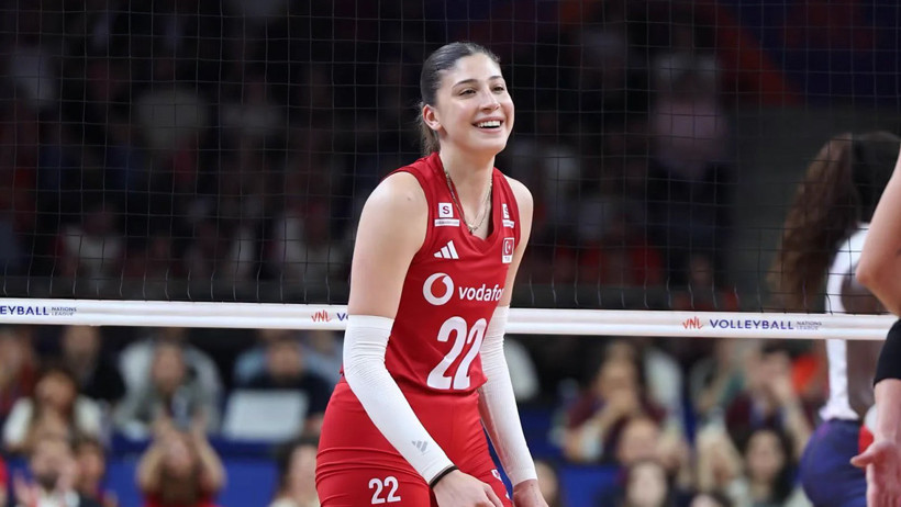 Milli voleybolcu İlkin Aydın'dan Cemil Tugay'a Atatürk göndermesi - Resim : 4