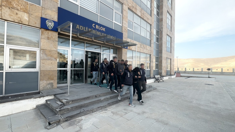 Tıkladığı ilan hayatını Karartıyordu: Kırşehir'de milyonluk vurgun şebekesi tutuklandı - Resim : 1