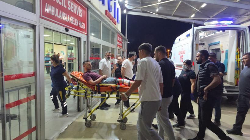 Evinde otururken dehşeti yaşadı: Kasklı saldırgan kapıyı açıp kurşun yağdırdı - Resim : 1