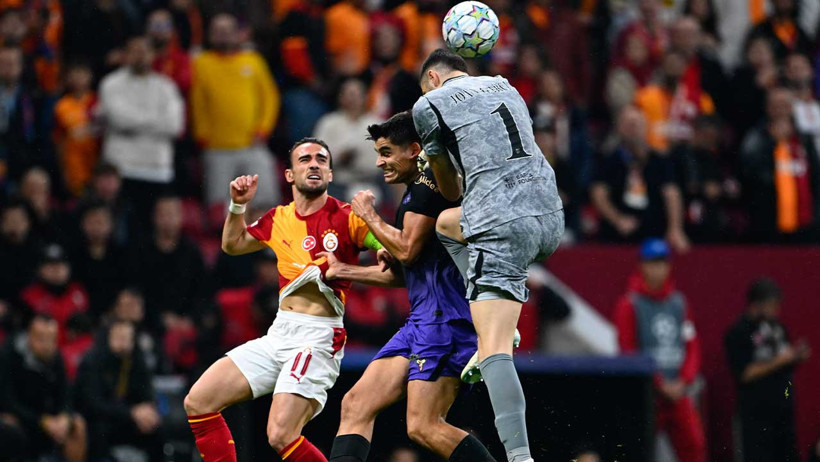 Galatasaray Barcelona'ya direnemedi: Öne geçtiği maçta ikinci yarıda dağıldı - Resim : 6