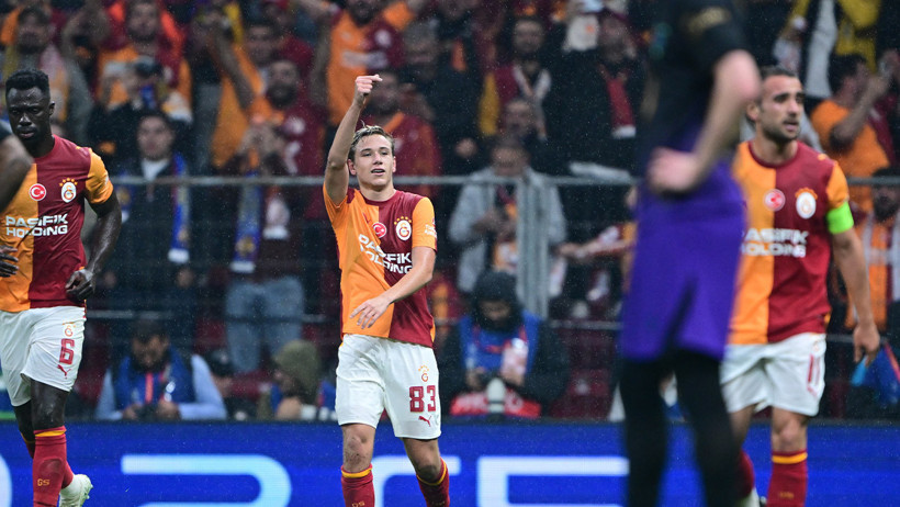Galatasaray Barcelona'ya direnemedi: Öne geçtiği maçta ikinci yarıda dağıldı - Resim : 8