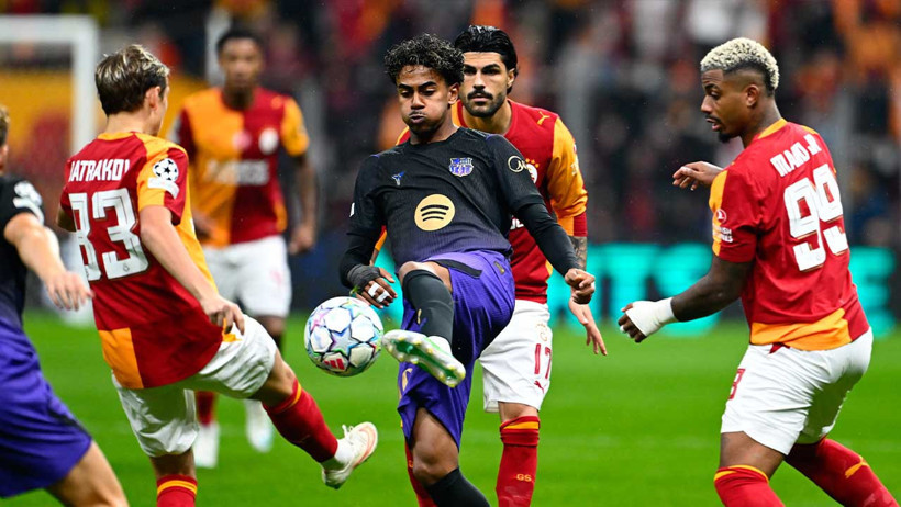 Galatasaray Barcelona'ya direnemedi: Öne geçtiği maçta ikinci yarıda dağıldı - Resim : 7