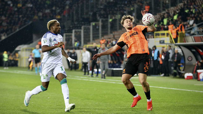 Çorum FK Rizespor'a karşı geriden gelerek kazandı: Burak Yılmaz ile 2'de 2 yaptı - Resim : 1