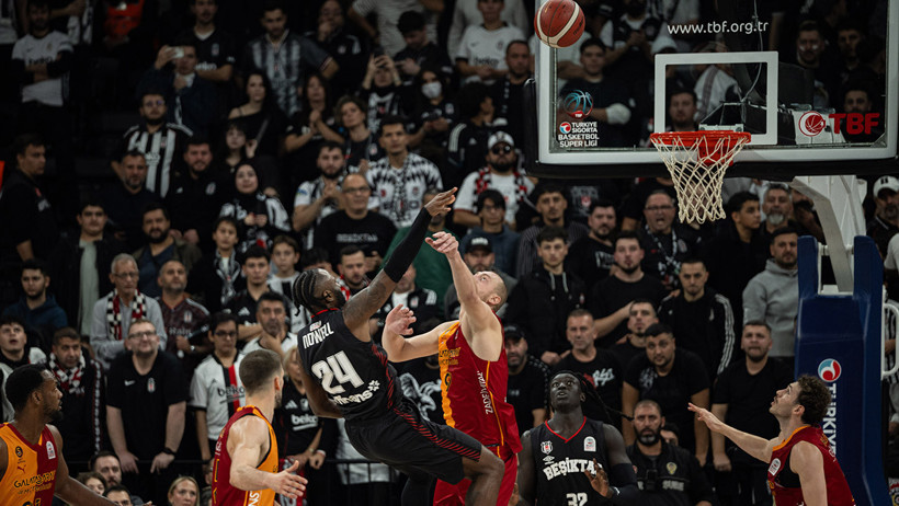 Nefes kesen derbide Beşiktaş Galatasaray'ı 83-80 mağlup etti - Resim : 4