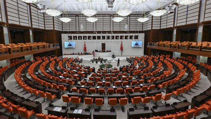 En düşük emekli maaşının asgari ücrete eşitlenmesi için TBMM'ye teklif sunuldu - Resim : 1