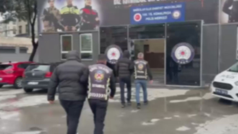Ceza ile birlikte ehliyetlerine el konuldu - Resim : 1