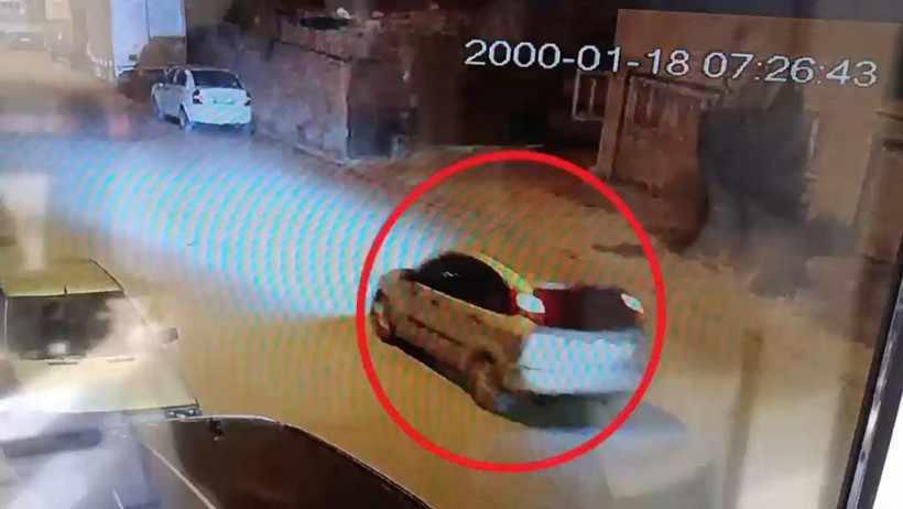 Konya'da 'Kepçeli' soygun: Saniyeler içinde söküp götürdüler - Resim : 4