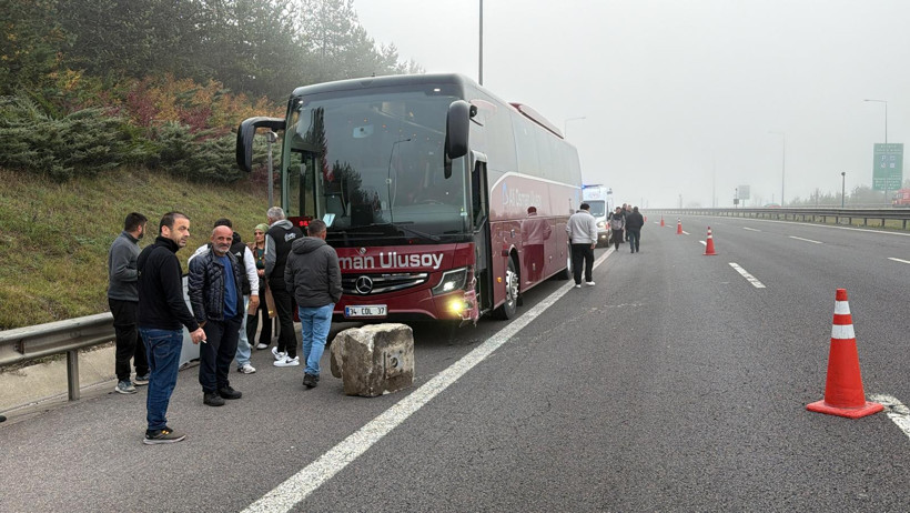 Bolu geçişinde sis nedeniyle meydana gelen zincirleme kazada 2 kişi yaralandı - Resim : 1