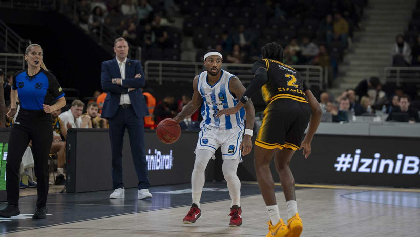 EuroLeague hakemi Vaso Tsaroucha şikeden Yunanistan'da gözaltına alındı - Resim : 2