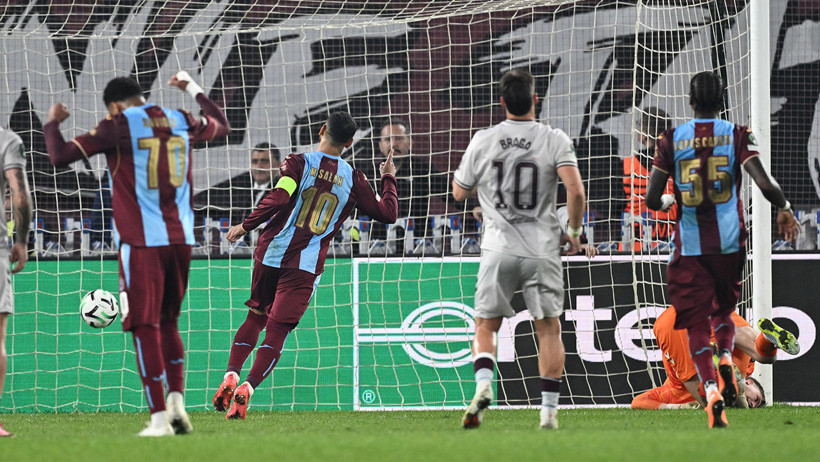 Trabzonspor Salah ve Dju'nun golleriyle Hearts'ı 2-0 yendi - Resim : 1