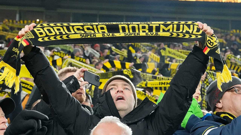 Borussia Dortmund maçlarda telefonunu kullanmayan taraftarları ödüllendirecek - Resim : 2