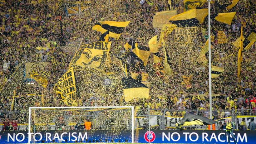 Borussia Dortmund maçlarda telefonunu kullanmayan taraftarları ödüllendirecek - Resim : 1