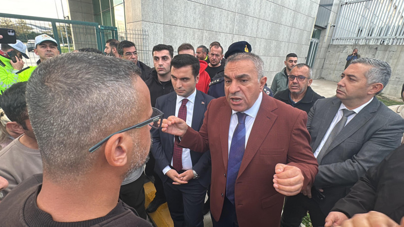 Edirne’de TIR sürücüleri sınırda eylem yaptı: Kontak kapatıp yolu trafiğe kapattılar - Resim : 2