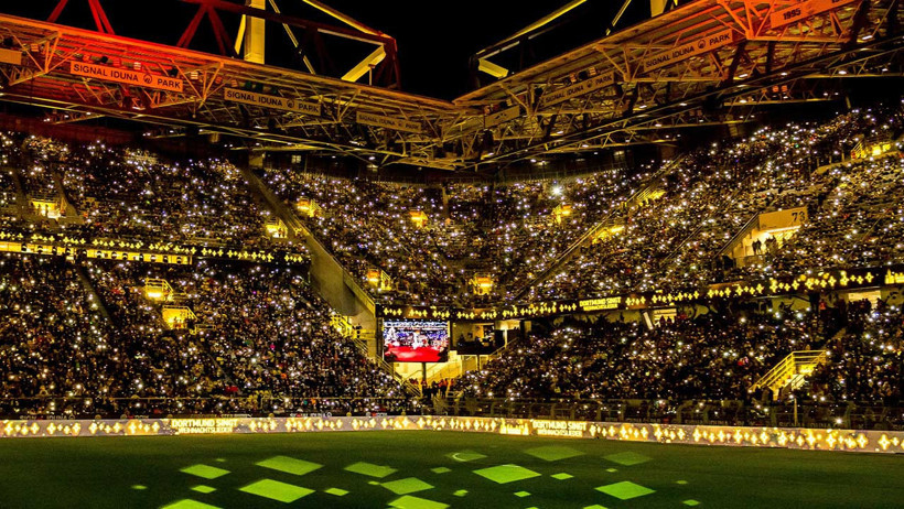 Borussia Dortmund maçlarda telefonunu kullanmayan taraftarları ödüllendirecek - Resim : 3