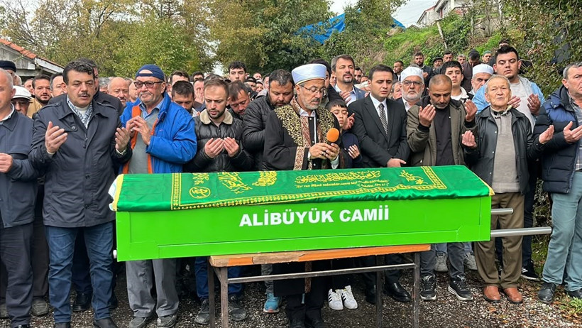 Zonguldaklı maden işçisi gözyaşları ile uğurlandı - Resim : 1