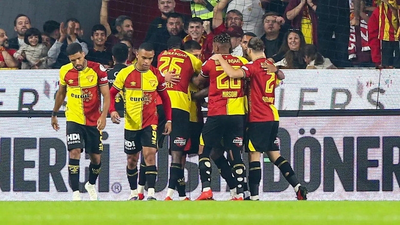 Göztepe, Çorum FK'yi 2-0 mağlup ederek üst üste üçüncü galibiyetini aldı - Resim : 1
