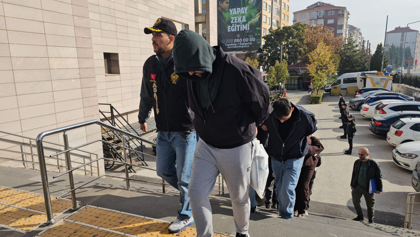Eskişehir’de fuhuş operasyonu: 19 kadın kurtarıldı - Resim : 3