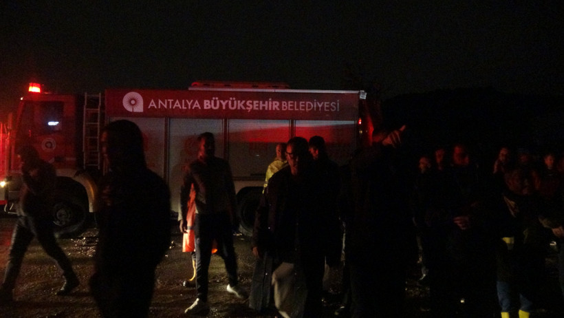 Antalya’da hortum faciası... İşçilerin kaldığı 2 konteyneri savurdu: 4 ölü, 1 yaralı - Resim : 3