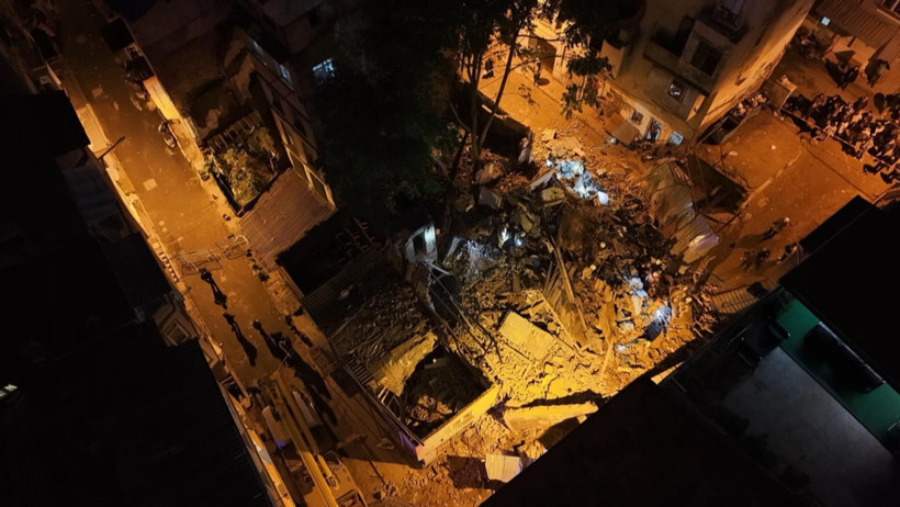 Beyoğlu'nda 5 katlı metruk bina çöktü - Resim : 1