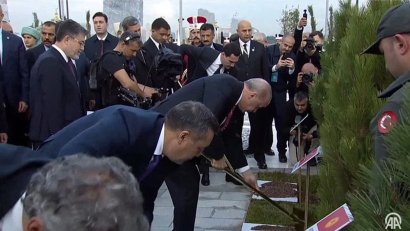 Cumhurbaşkanı Erdoğan ve TDT liderleri Ankara’da fidan dikti - Resim : 1