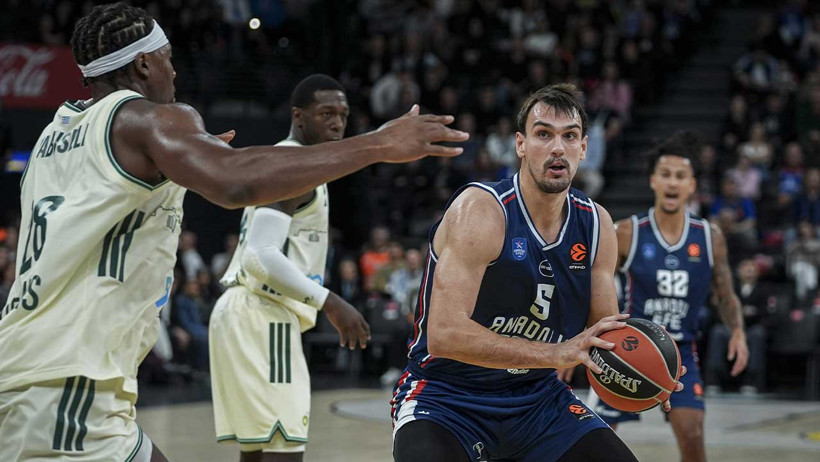 Anadolu Efes Panathinaikos'u farklı mağlup etti: 83-68 - Resim : 2
