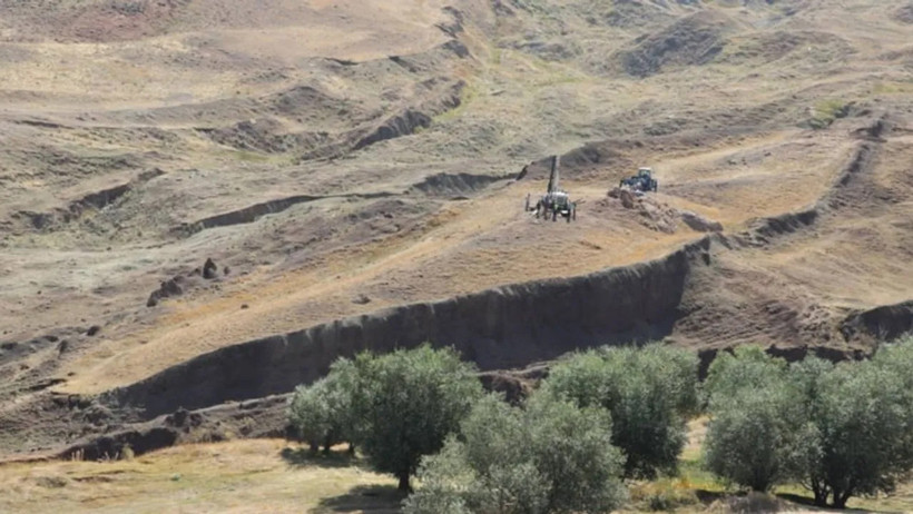 Ağrı Dağı’nda Nuh’un Gemisi’ne ait olduğu iddia edilen ahşap parçaları bulundu - Resim : 1