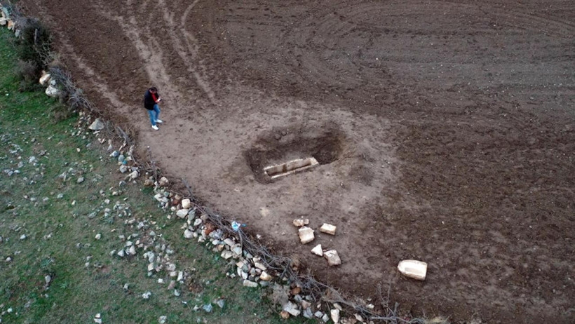 Kastamonulu çiftçi tarlasında lahit buldu - Resim : 1