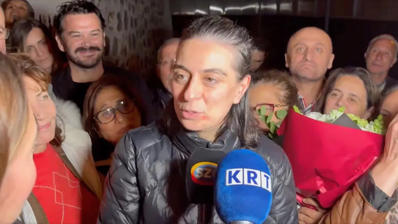 Sinem Dedetaş'ın davetine Deniz Göktaş'tan cevap: 'En güzel çoraplarımla geleceğim' - Resim : 1
