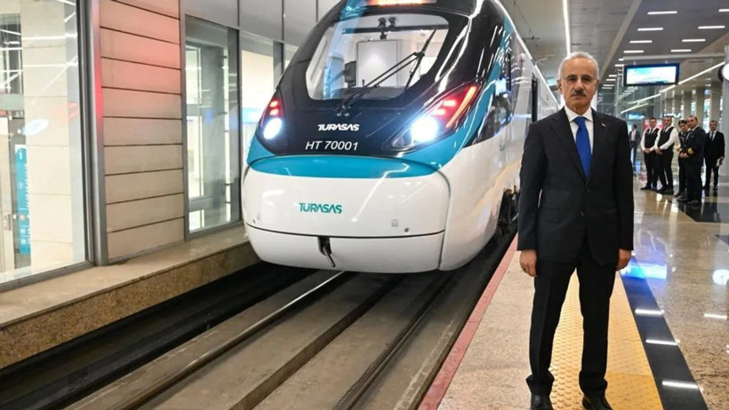 Bakan Uraloğlu açıkladı: Hızlı tren hattı Erzincan, Erzurum ve Kars'a uzatılacak - Resim : 1
