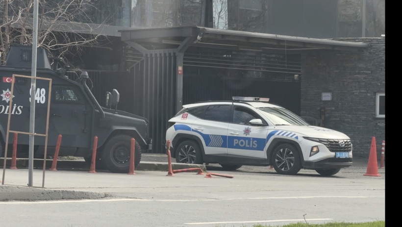 &Uuml;niversite&rsquo;de d&ouml;nem &ouml;devi kavgası kanlı bitti: Arkadaşını yangın merdiveninde bı&ccedil;akladı - Resim : 2