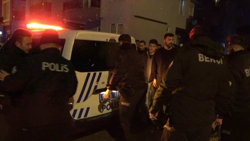 G&uuml;r&uuml;lt&uuml; kavgası meydan savaşına d&ouml;nd&uuml;: Polis kavgayı biber gazı ile ayırdı: 7 g&ouml;zaltı - Resim : 4