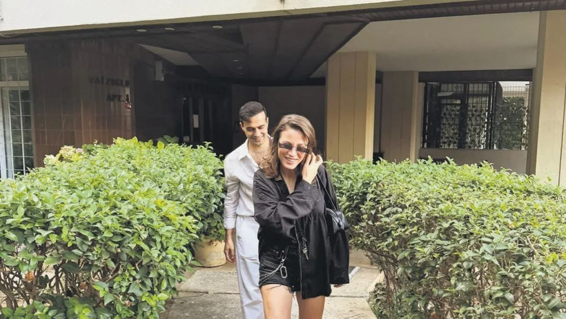 Serenay Sarıkaya ve Mert Demir yazın evleniyor mu? Havalimanında yakalandı, bakın ne dedi? - Resim: 12