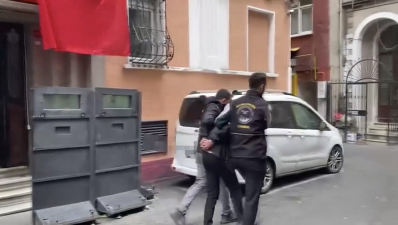 Kaşla göz arasında çaldı: İnternet kafede ‘pes’ dedirten hırsızlık: Oynadığı oyunu da yarım bırakmadı - Resim : 4