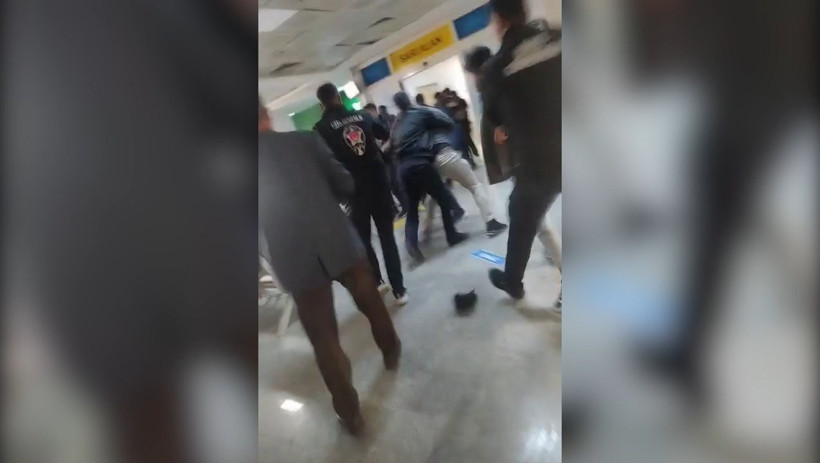 Acil servisi savaş alanına döndü: Husumet hastaneye taşındı - Resim : 1