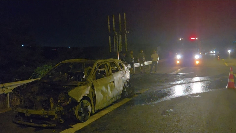 Son model elektrikli garantili araç 12 dakikada kule döndü: Saniye farkıyla ölümdün döndüler - Resim : 4