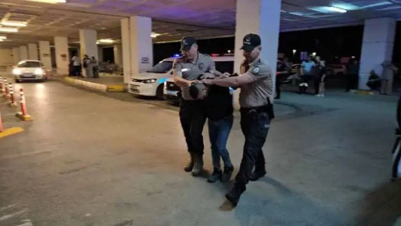 Durdurulan minibüste 24 düzensiz göçmen yakalandı - Resim : 2