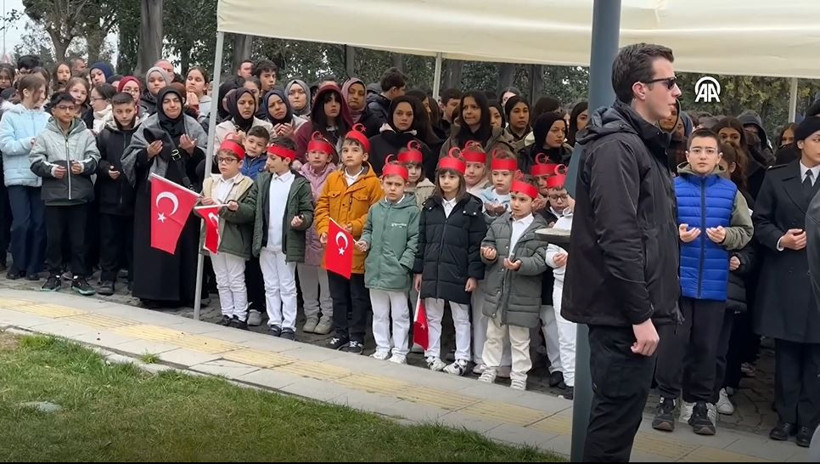 İstiklal Marşı’nın yazarı Mehmet Akif Ersoy kabrinde dualarla anıldı: Duygusal tören - Resim : 7