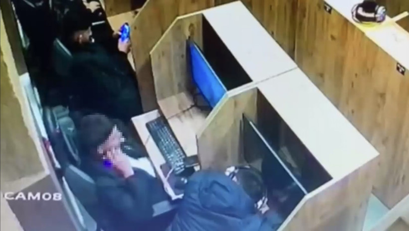 Kaşla göz arasında çaldı: İnternet kafede ‘pes’ dedirten hırsızlık: Oynadığı oyunu da yarım bırakmadı - Resim : 6