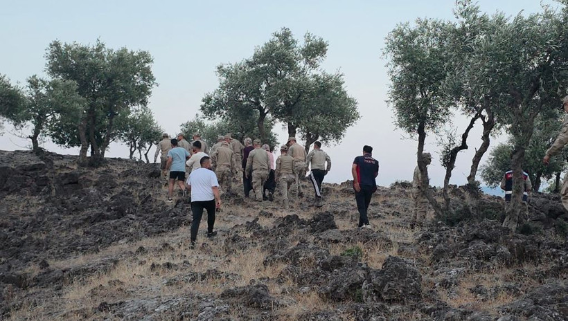 Arazinin sırrı ekipleri şoke etti: Hatay’da volkanik yarıktan dehşet anları - Resim : 2