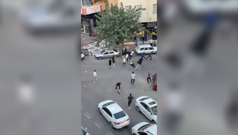 Öfkeleri dinmedi, pusuya yattılar: Kadınlar da sopalarla savaşa katıldı: Bilanço ağır - Resim: 6