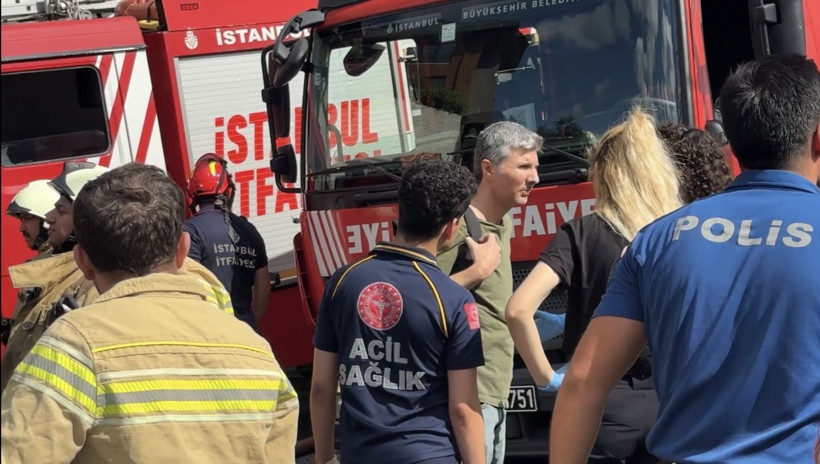 Kurutma makinesi bomba gibi patladı: Balkonda kurtarılmayı beklediler - Resim: 7