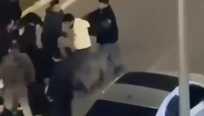 Yolunu kestiler, acımadan dövdüler: Trafik magandaları yine dehşet saçtı - Resim : 6