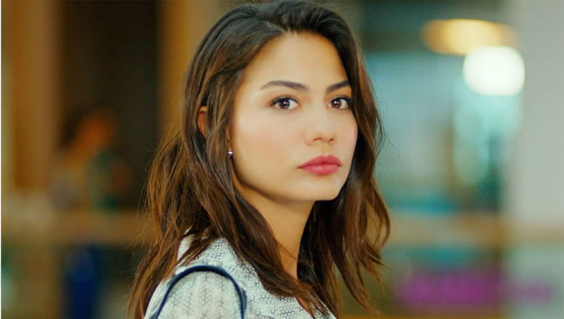 Eşref Rüya’nın Nisan’ı Demet Özdemir peş peşe fotoğraf yağdırdı: Hayranları tek bir şeyde hemfikir oldu - Resim: 19