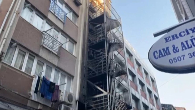 Bakırköy'de otel yangını: 12 yaralı var - Resim : 4