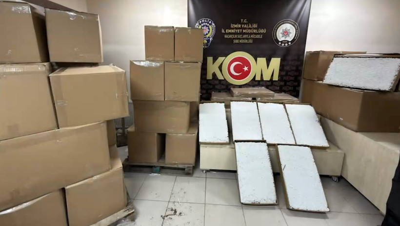 Minibüsün içinden servet çıktı: Milyonluk makaron operasyonu - Resim : 1