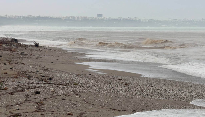 Turizm kentinde büyük yıkım: Milyonlarca lira zarar: Hortum seraları kağıt gibi yırttı - Resim : 9